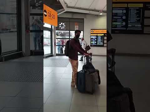 영국 히드로 공항, 터미널 2 도착